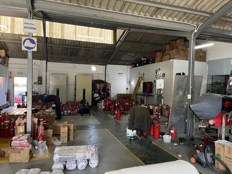 To Let Commercial Property for Rent in Montague Gardens Western Cape